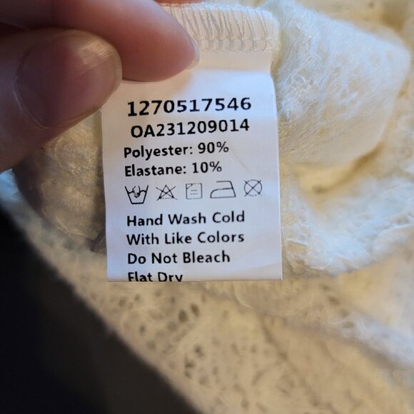 NWT Commense Semi-Sheer Lace Top - Picture 4 of 5